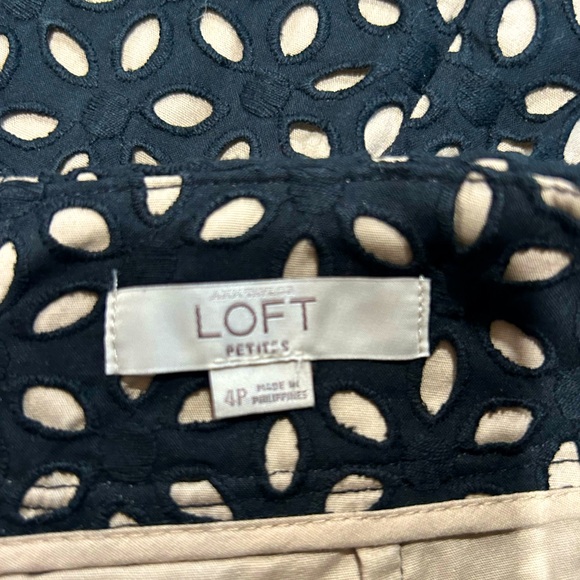 Black and cream eyelet pencil skirt - Picture 3 of 3